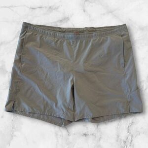 Men’s REI shorts size L